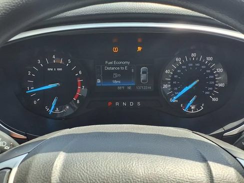 Used 2015 Ford Fusion SE FWD image 20