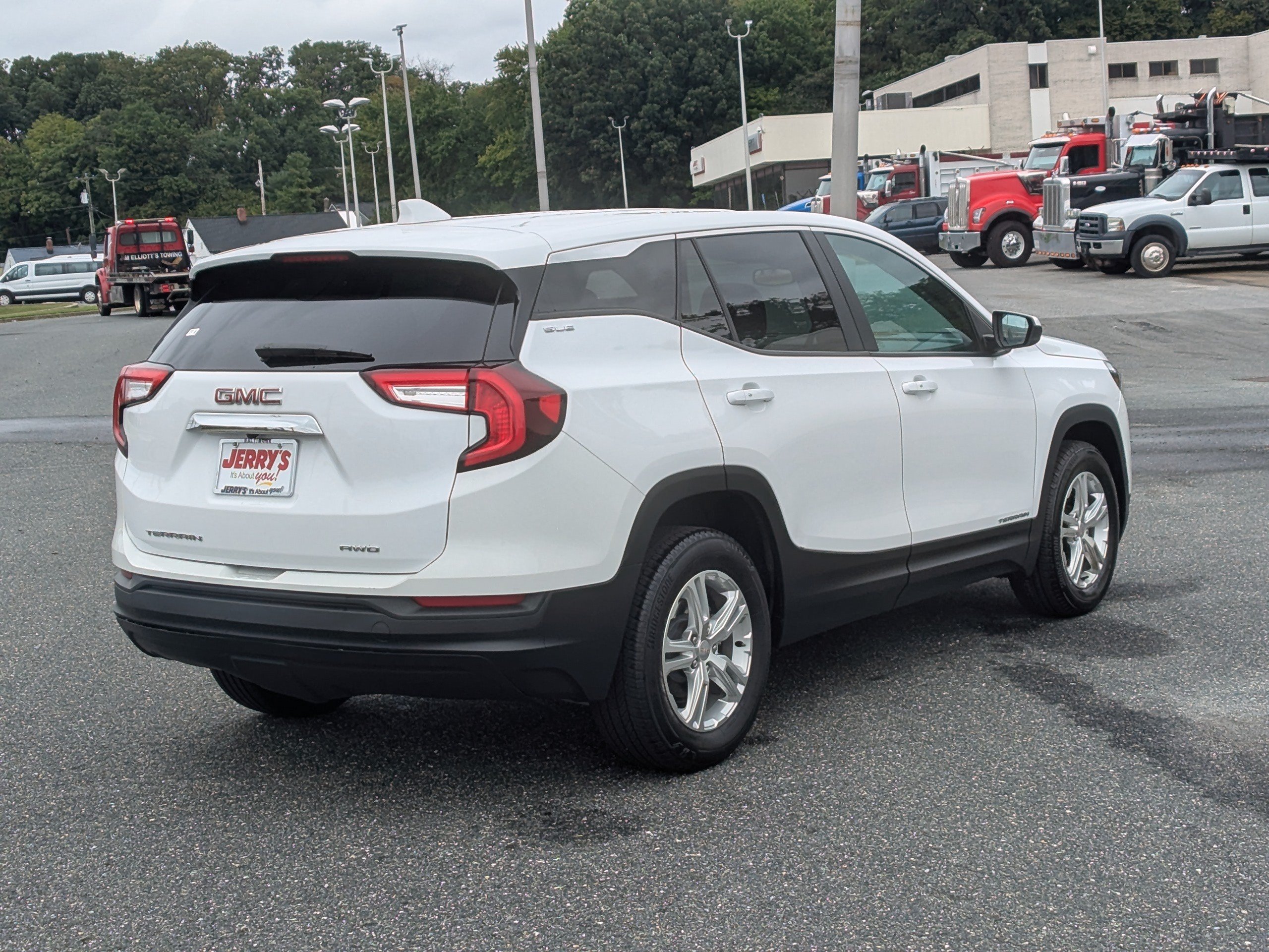 Certified 2024 GMC Terrain SLE AWD/4WD image 9