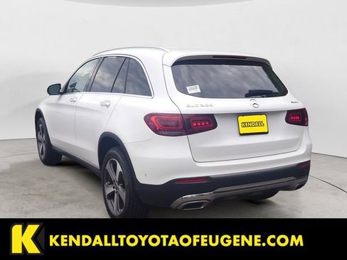 Used 2022 Mercedes-Benz GLC 300 4MATIC image 3