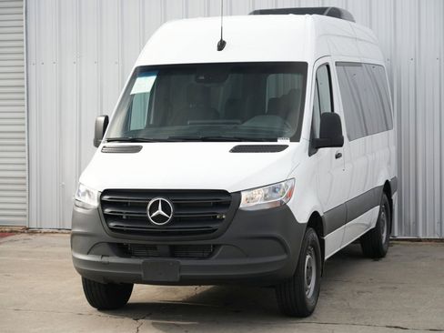 Used 2023 Mercedes-Benz Sprinter 2500 w/ Acoustic Package image 42