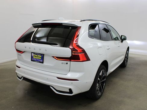 New 2026 Volvo XC60 B5 Plus w/ Climate Package AWD/4WD image 5