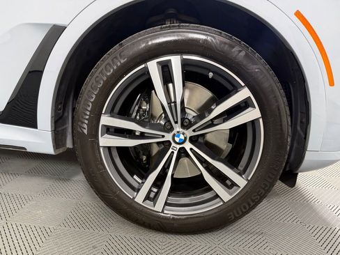Used 2023 BMW X7 xDrive40i w/ M Sport Package AWD/4WD image 14