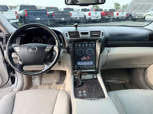 Used 2011 Lexus LS 460 AWD w/ Comfort Plus Pkg image 25