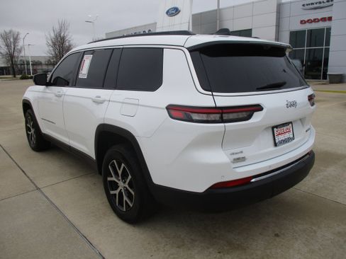 Used 2024 Jeep Grand Cherokee L Limited w/ Luxury Tech Group II image 4