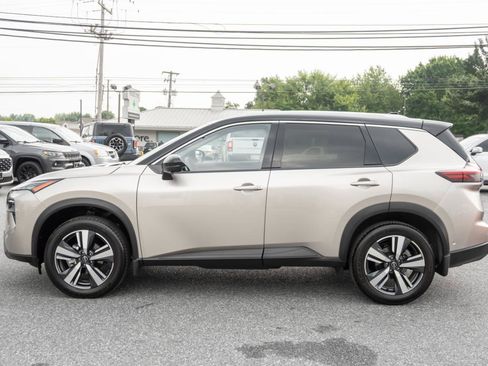 Used 2025 Nissan Rogue SL w/ SL Premium Package AWD/4WD image 8