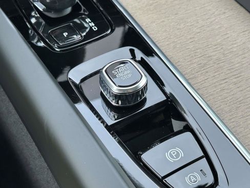 New 2026 Volvo XC60 B5 Plus w/ Protection Package Premier image 27