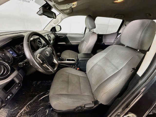 Used 2019 Toyota Tacoma SR5 AWD/4WD image 19