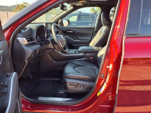 Used 2022 Toyota Highlander XSE image 10
