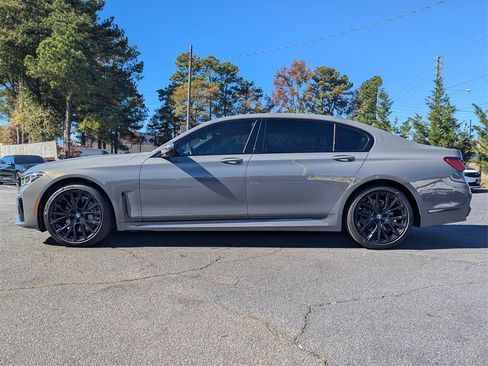 Used 2022 BMW 740i w/ M Sport Package image 26