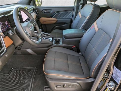 Used 2024 GMC Canyon AT4 AWD/4WD image 17