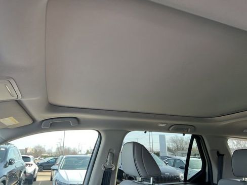 Used 2025 Honda Pilot Elite image 15