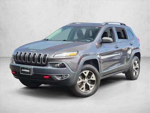 Used 2017 Jeep Cherokee Trailhawk w/ Comfort/Convenience Group AWD/4WD image 1