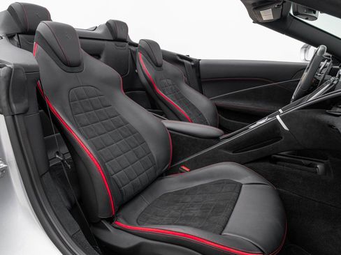 Certified 2025 Ferrari Roma Base image 30