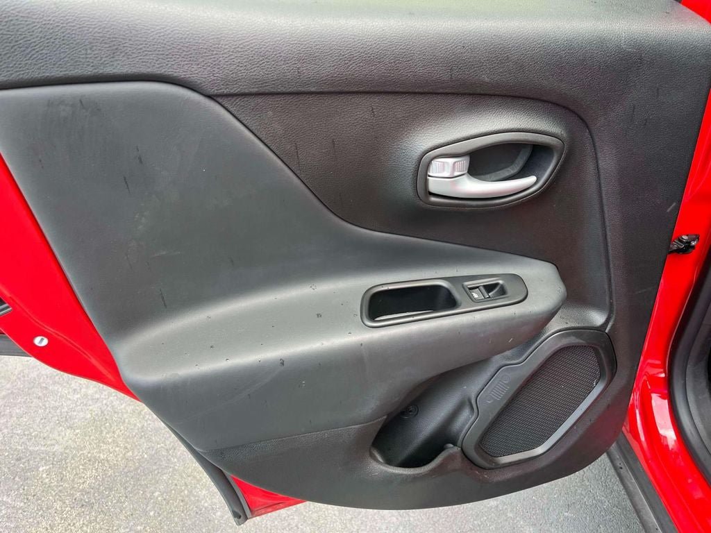 Used 2023 Jeep Renegade Trailhawk AWD/4WD image 15