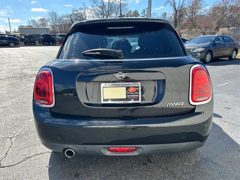 Used 2020 MINI Cooper 4-Door Hardtop image 7