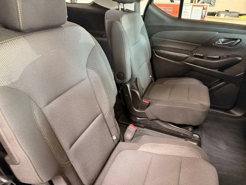 Used 2020 Chevrolet Traverse LT FWD image 24