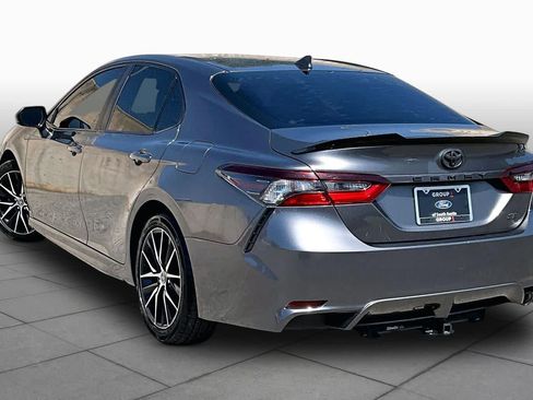 Used 2021 Toyota Camry SE FWD image 12