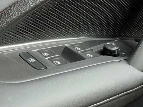 New 2026 Volkswagen Tiguan SE image 29