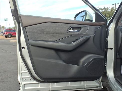 Used 2021 Nissan Rogue SV image 20