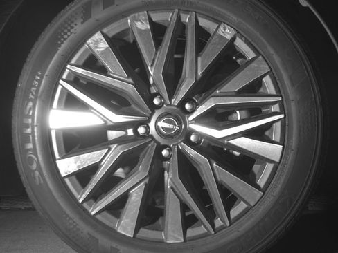 Used 2025 Nissan Altima 2.5 SV FWD image 13