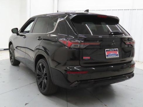 New 2026 Mitsubishi Outlander LE FWD image 6