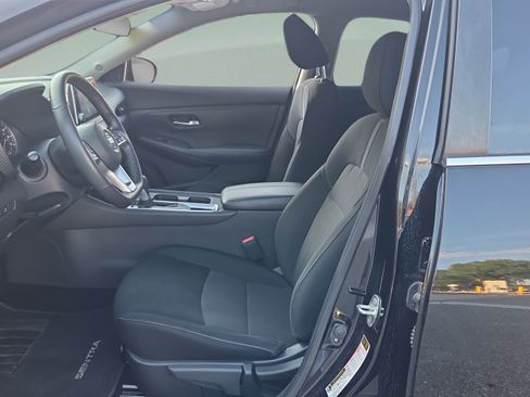 Used 2022 Nissan Sentra SV FWD image 9