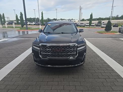 Used 2023 GMC Acadia Denali w/ Black Diamond Edition FWD image 3