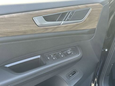 New 2026 Volkswagen Atlas SE image 13