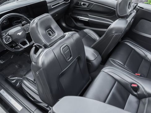 Used 2024 Ford Mustang Premium image 33
