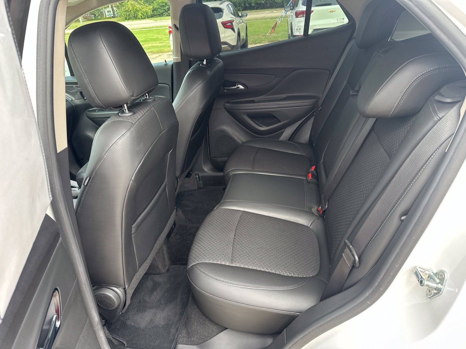 Used 2022 Buick Encore Preferred w/ Safety Package II AWD/4WD image 18