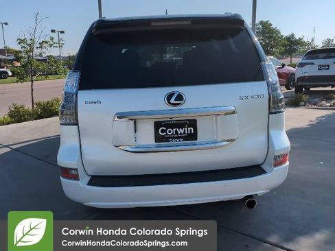 Used 2023 Lexus GX 460 Luxury w/ Accessory Package AWD/4WD image 8