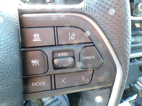 Used 2025 Toyota Tundra SR5 w/ SR5 Premium Package AWD/4WD image 29