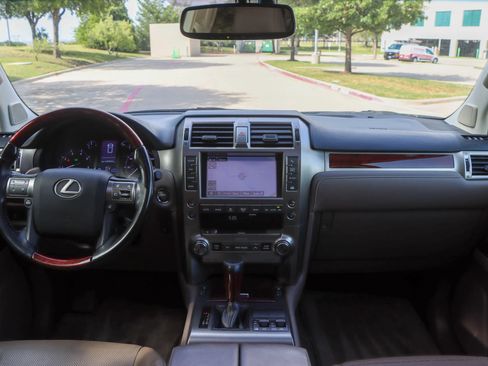 Used 2016 Lexus GX 460 w/ Premium Package AWD/4WD image 28