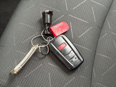 Used 2024 Toyota RAV4 XLE image 22