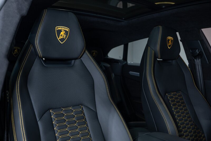 Used 2020 Lamborghini Urus AWD/4WD image 64