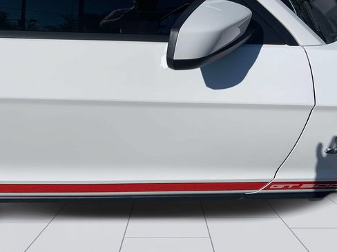 Used 2011 Ford Mustang Shelby GT500 w/ SVT Performance Pkg RWD image 19