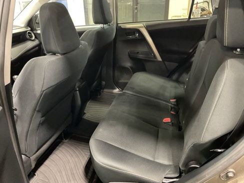Used 2015 Toyota RAV4 XLE image 18