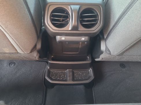 Used 2024 Jeep Wrangler Unlimited w/ Convenience Group AWD/4WD image 23