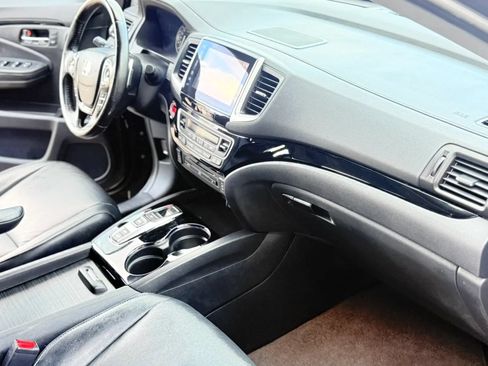 Used 2016 Honda Pilot Touring image 17