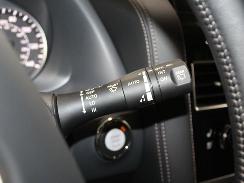 Used 2024 Nissan Armada Platinum w/ Captain's Chairs Package image 43