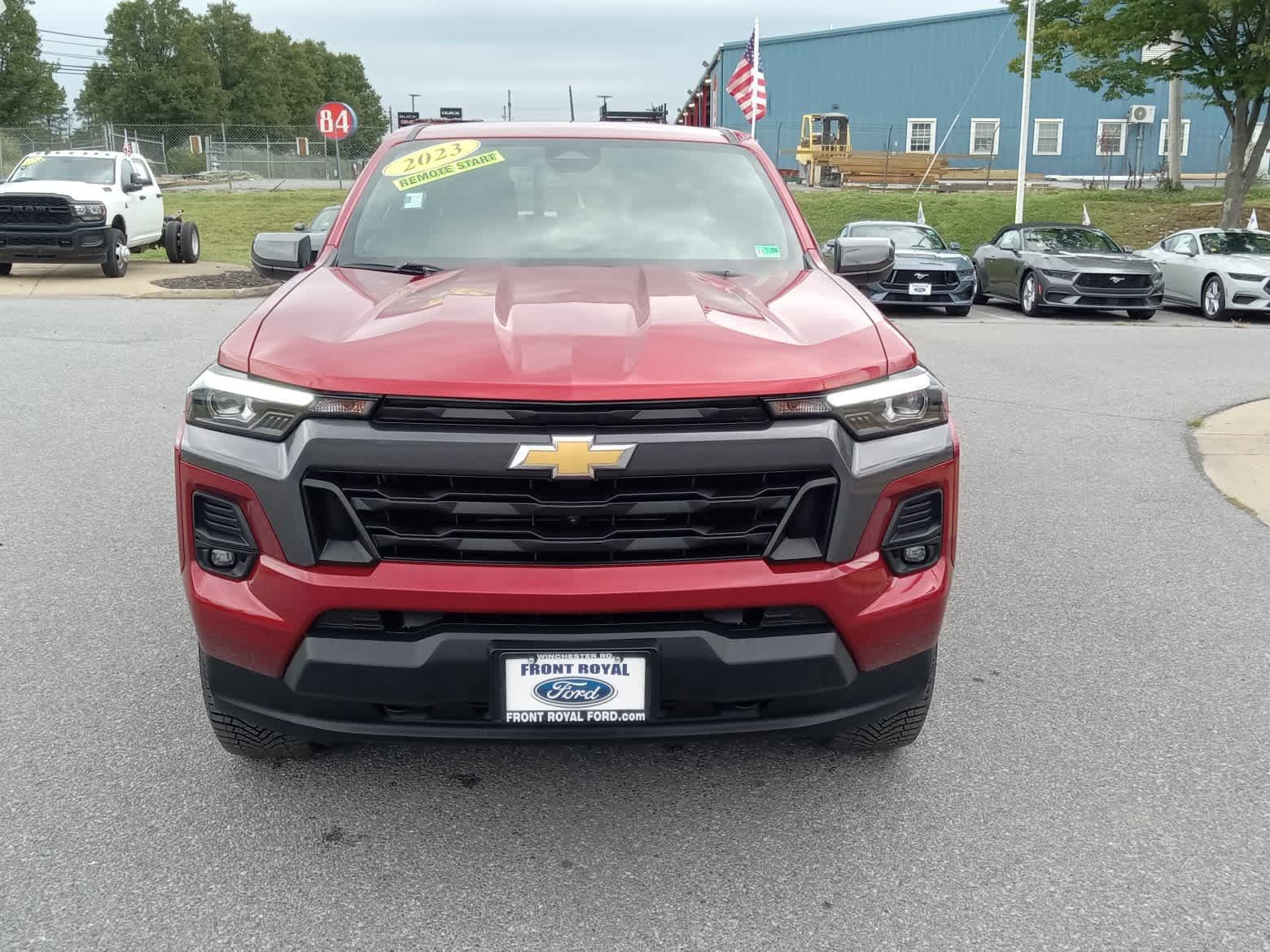 Used 2023 Chevrolet Colorado LT w/ LT Convenience Package III AWD/4WD image 2