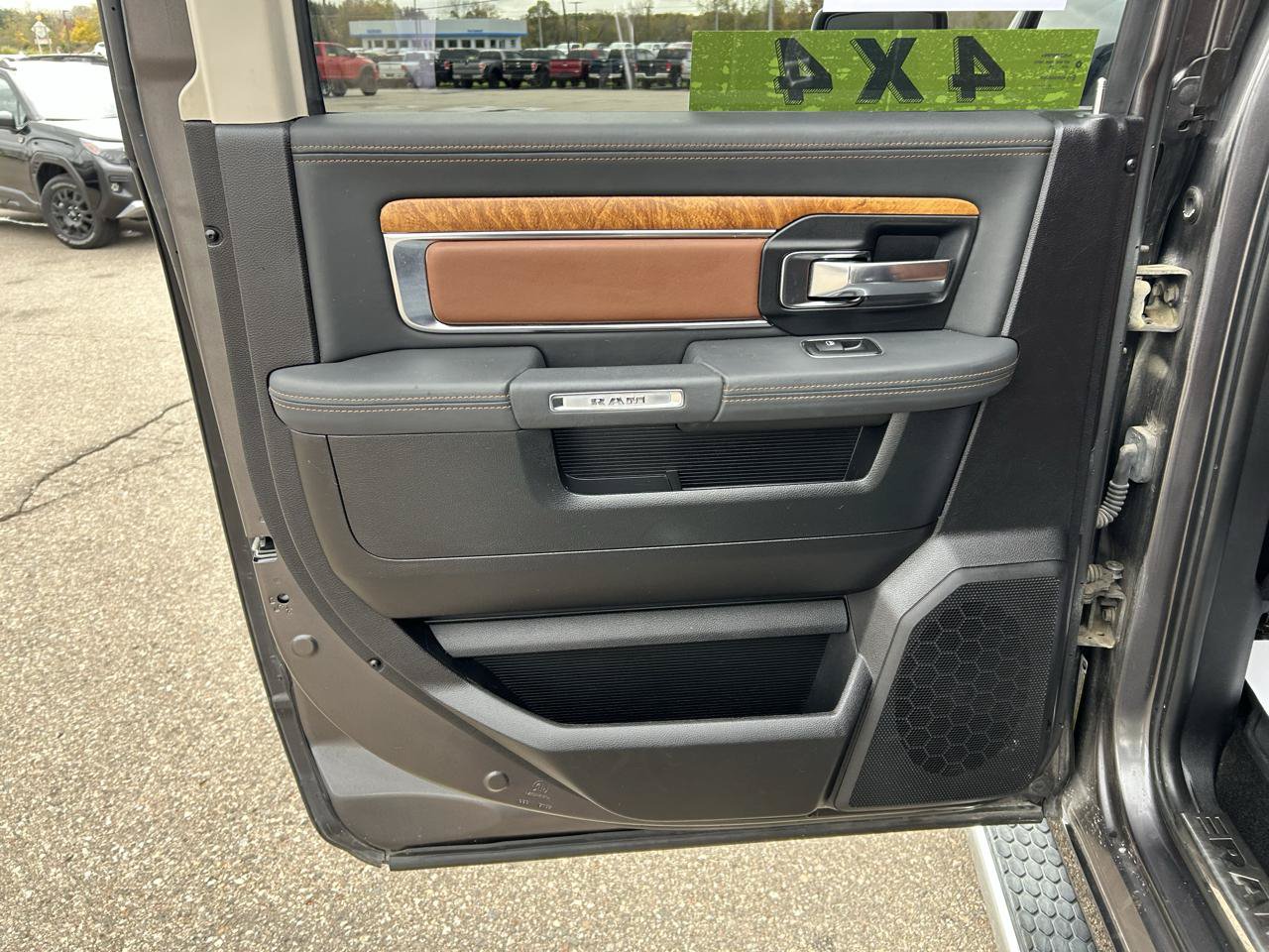 Used 2016 RAM 1500 Laramie Longhorn w/ Convenience Group AWD/4WD image 13