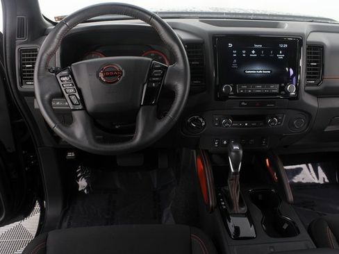 Used 2024 Nissan Frontier PRO-4X w/ Pro Convenience Package image 11