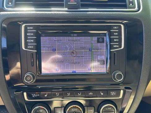 Used 2016 Volkswagen Jetta SEL Premium FWD image 25