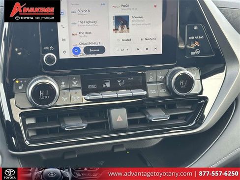 Used 2025 Toyota Highlander XLE image 33