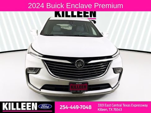 Used 2024 Buick Enclave Premium image 2