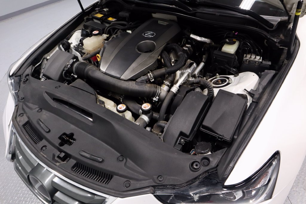 Used 2019 Lexus IS 300 w/ Premium Package RWD image 18