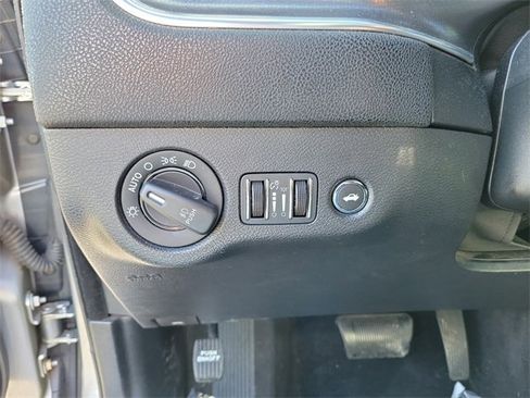 Used 2014 Dodge Charger SXT Plus image 13