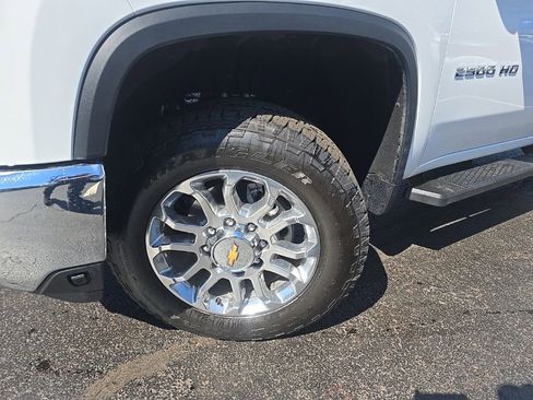 Used 2025 Chevrolet Silverado 2500 LTZ w/ LTZ Premium Package AWD/4WD image 2