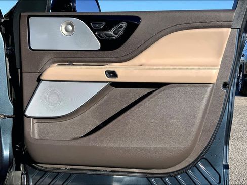 Used 2022 Lincoln Aviator Reserve w/ Equipment Group 201A image 21